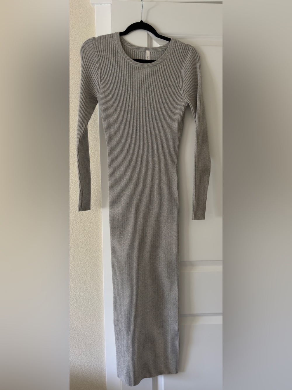 Aritzia Babaton Knit Dress